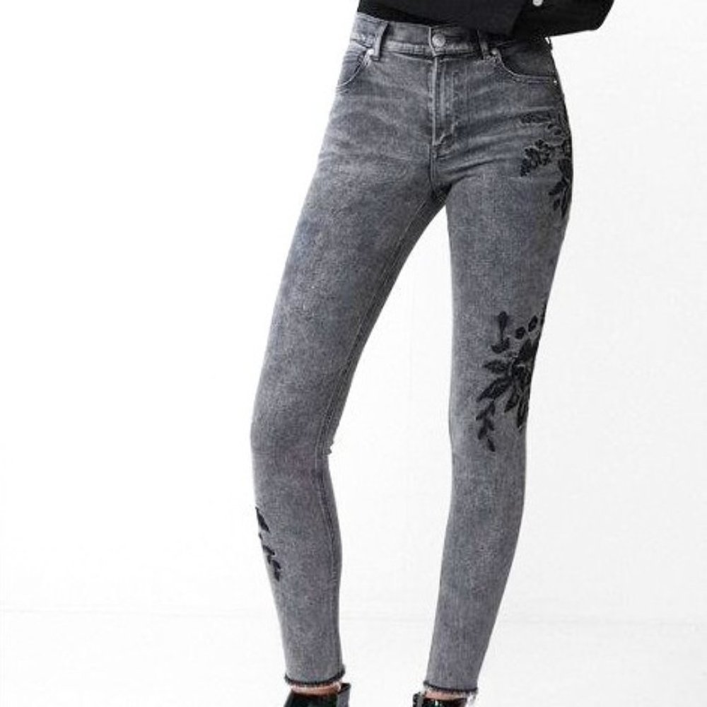 High-Waisted Floral-Embroidered Ankle Skinny Jean with Raw Distressed Hem